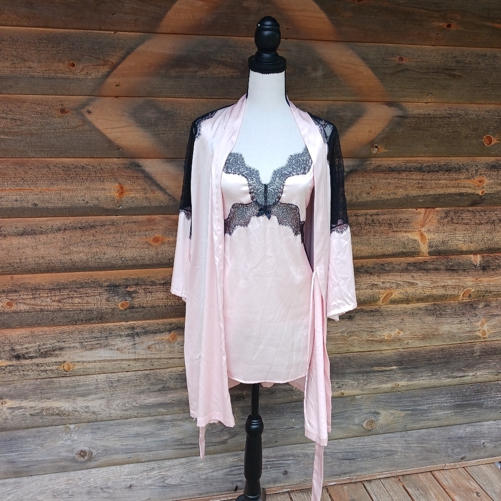 Victoria's Secret Chantilly Sexy Satin Robe Lace Shoulder Babydoll Slip Sz M/L